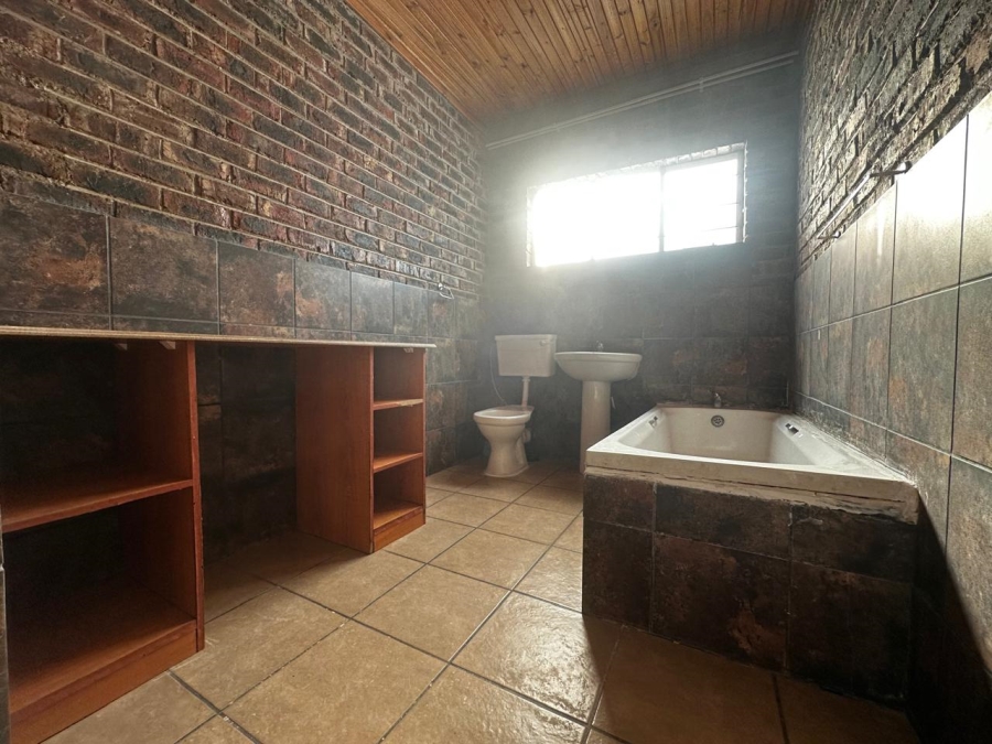 4 Bedroom Property for Sale in Dealesville Free State